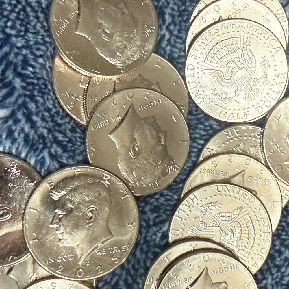 Collection of Kennedy Half Dollars 2025 Brilliant Uncirculated P& D 20 coins - Picture 3 of 6